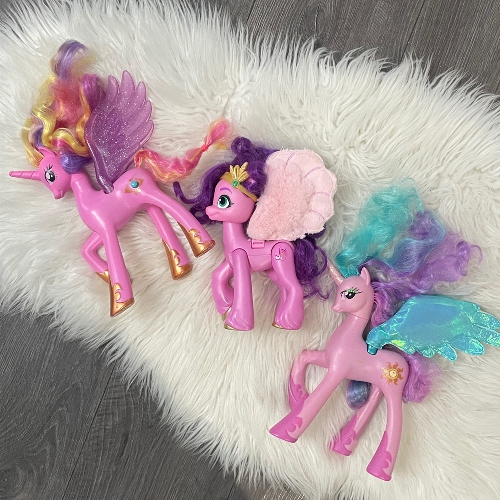 MY LITTLE PONY Talking lights up with wings PRINCESS toys
